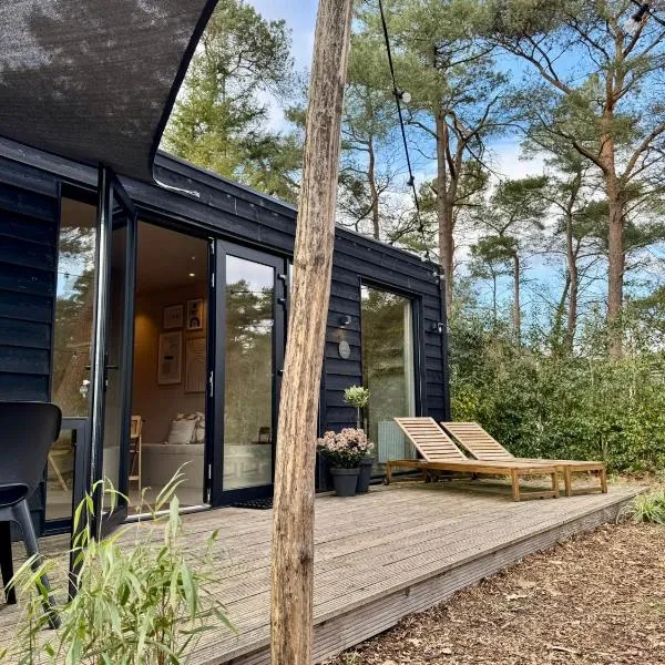 Luxe tiny house STEC midden op de Veluwe in Nunspeet, hotel v destinaci Nunspeet