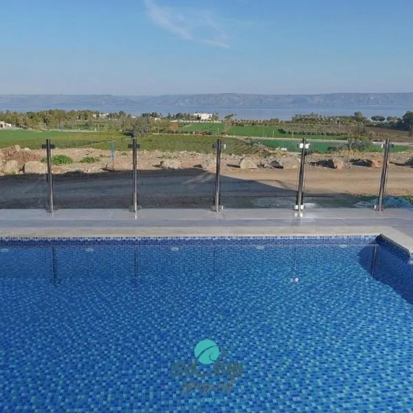 Levication Villa - Private Pool - Lakefront Migdal, hotel v destinaci Migdal