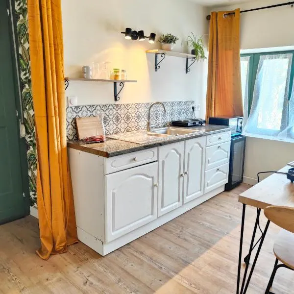 cozy little studio – hotel w mieście Plounéour-Trez