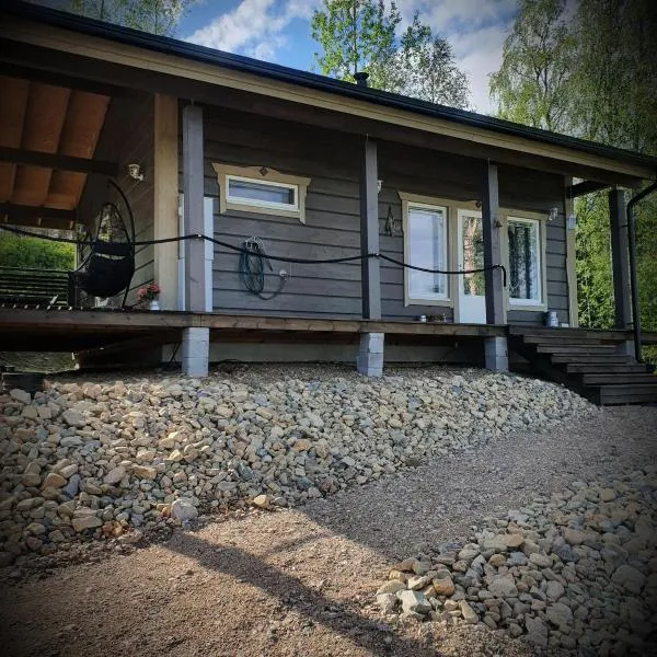 Uiton kotirantasauna, hotel em Kiemunkivaara