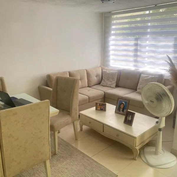 Habitación Villa Carolina con abanico, hotell i Barranquilla