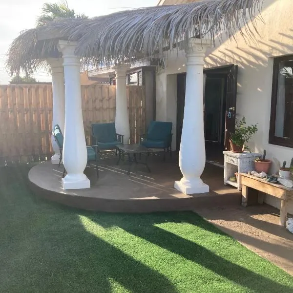 Spacious house walking distance from the ocean, hotel v destinaci Savaneta