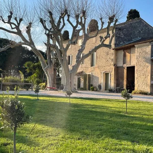 Gîte Mas provençal, hotel v destinácii Tarascon