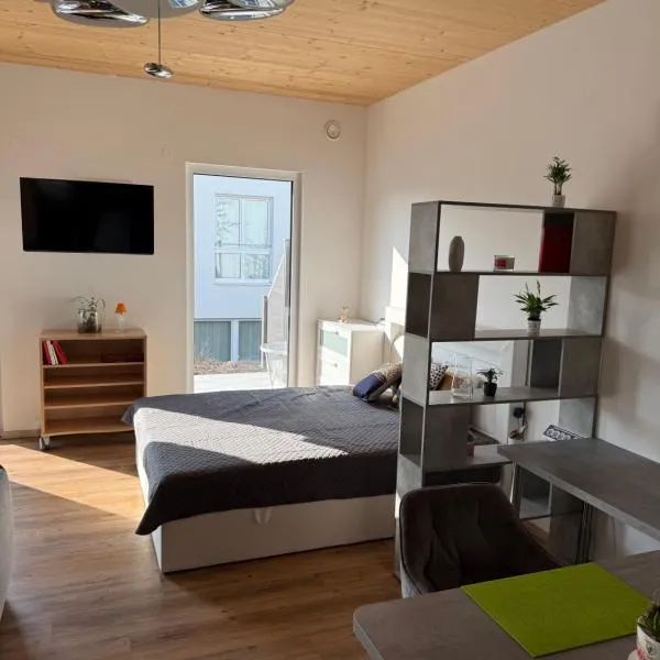 Ferienwohnung Lara, hotel v destinaci Weikersheim