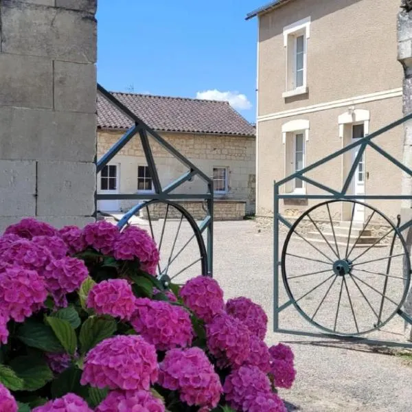 Gîte La Sellerie "4 étoiles" à la campagne "PMR", hotel em Antran