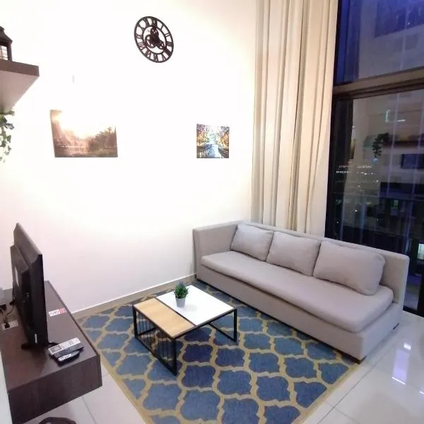 i-Duplex 1M2R2B Condo - LED Garden, Fun Fair, Waterpark, Wax Museum, Mall & More!, hotel in Shah Alam