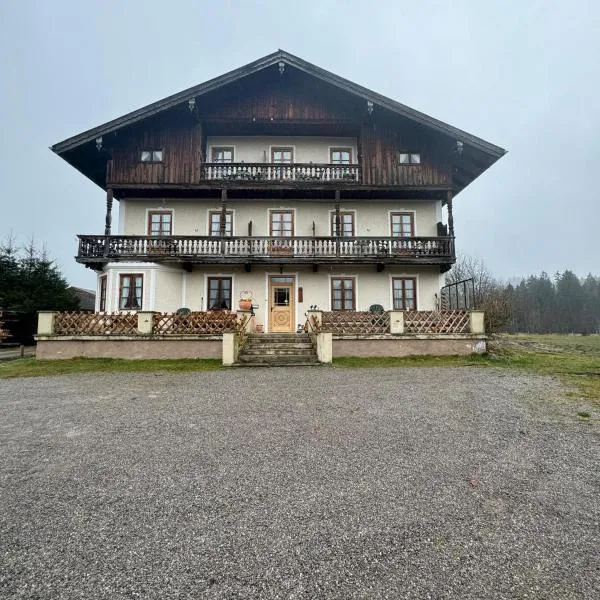 Pension Huber, hotel in Fischbachau