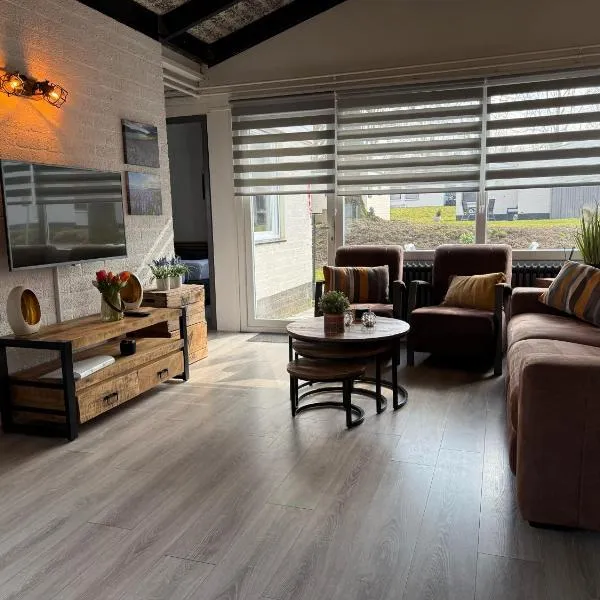 Vakantiebungalow nr 7 in het Heuvelland, hotel v destinaci Simpelveld