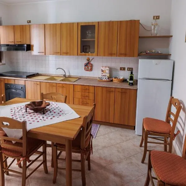 Casa Lina - Rifugio per 2 a Sortino-natura,silenzio e Pantalica, hotel in Sortino