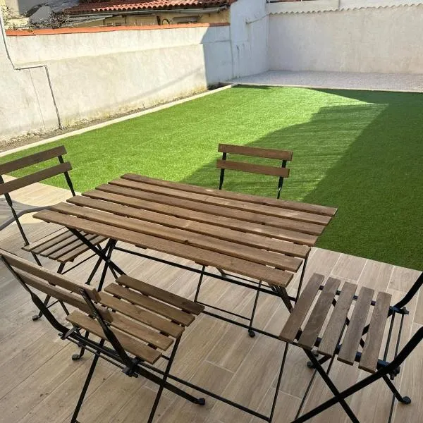 Escale marseillaise proche de la mer & jardin privé & Wi-Fi inclus, Hotel in Marseille