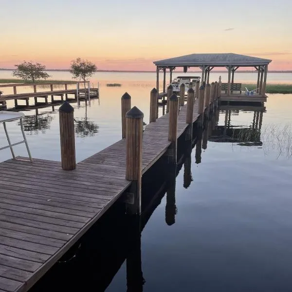 The Lake House on Lake Rosalie, hotel Lake Walesben