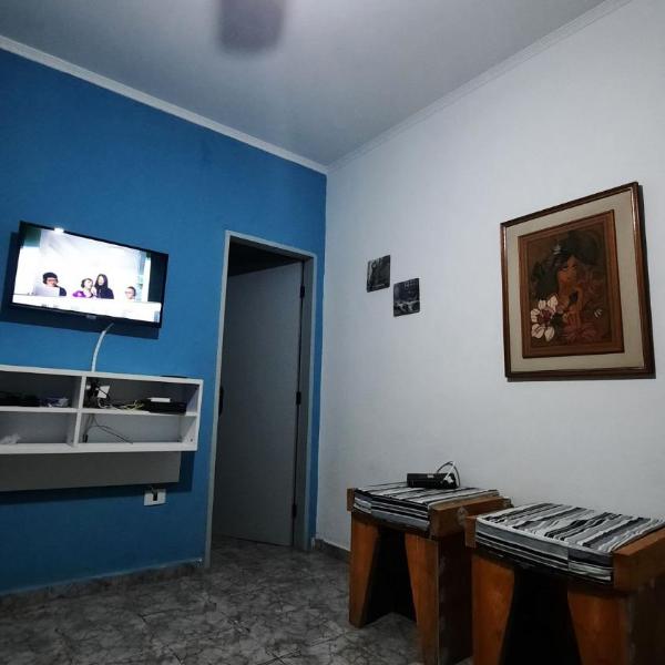 Casa aconchegante com piscina a 50 metros da praia - Foto 2