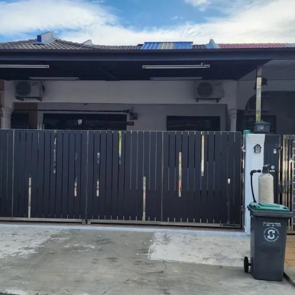4 bedroom homestay @ Mersing, hotel v destinaci Mersing