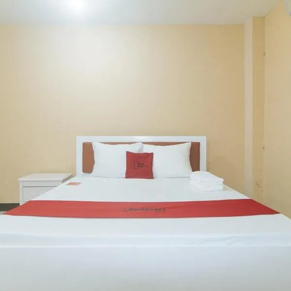 RedDoorz at MUBG Apartelle near Baclaran Church, hotel en Manila
