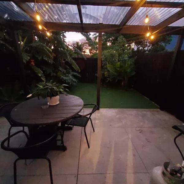 The Loft Guesthouse NZ, hotel di Whangarei