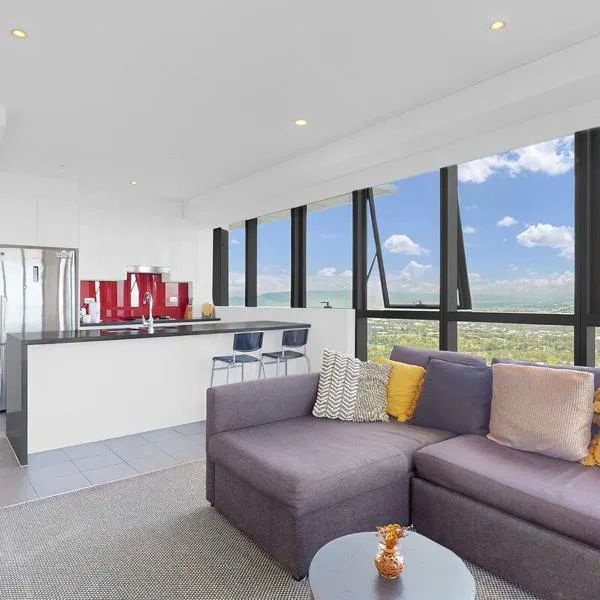 Cloud 56 Luxury Stay Level 56 with Free Onsite Parking, hotel in Brisbane