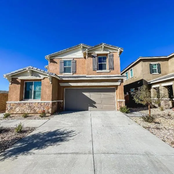 California high desert 3 bedroom retreat, hotel in Victorville
