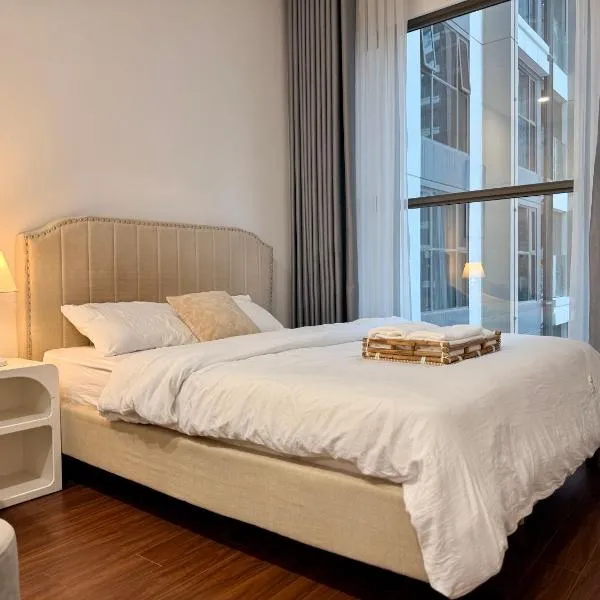 A Quiet Stay - Elegant, hotel in Gia Lâm Pho