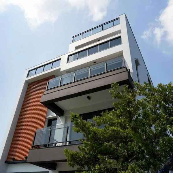 Richen Shanshan, hotel in Chün-hsin