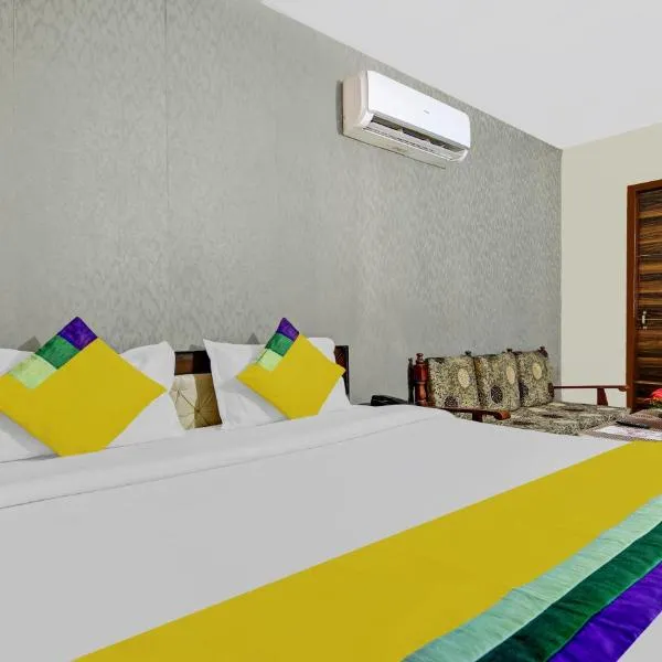 Hotel King Palace Near CP 67 Mall Airport Road Mohali, hotel in Sohāna