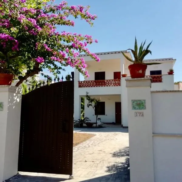 The seaside villa - Anzio, hotel v destinaci Anzio