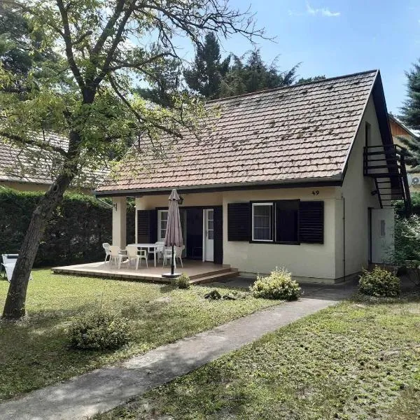 Retro Kuckó, hotel in Balatonfenyves