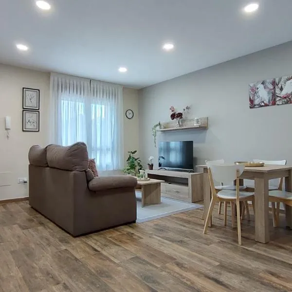 APARTAMENTOS TURISTICOS LAS CANDELAS, hotel v destinaci Puebla de Sanabria