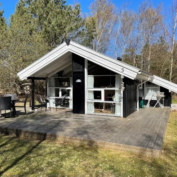 Flot feriehus på Læsø - tæt på strand, natur og Vesterø Havn, hotel in Vesterø Havn