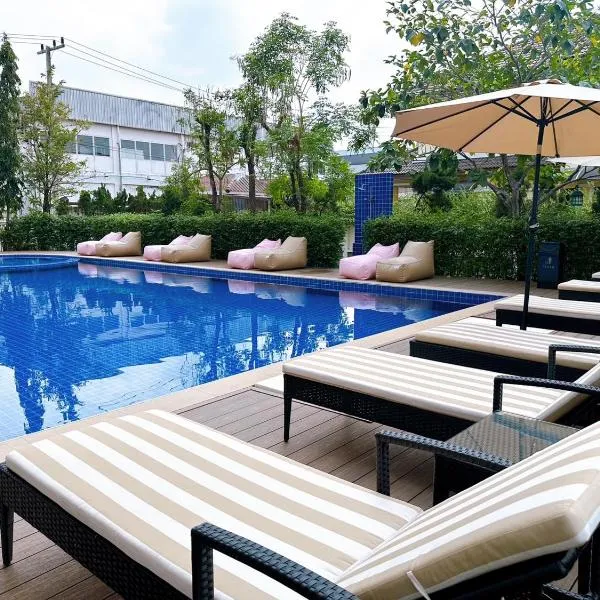 Miloft Suvarnabhumi Airport Hotel, hotel di Bangkok