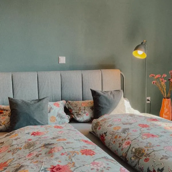 Dorfplatz Suite - Stilvolle Auszeit nahe Rothenburg ob der Tauber, hotell i Schrozberg