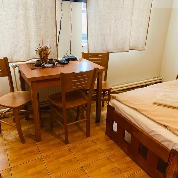 Turistická ubytovňa, hotel in Rozhanovce