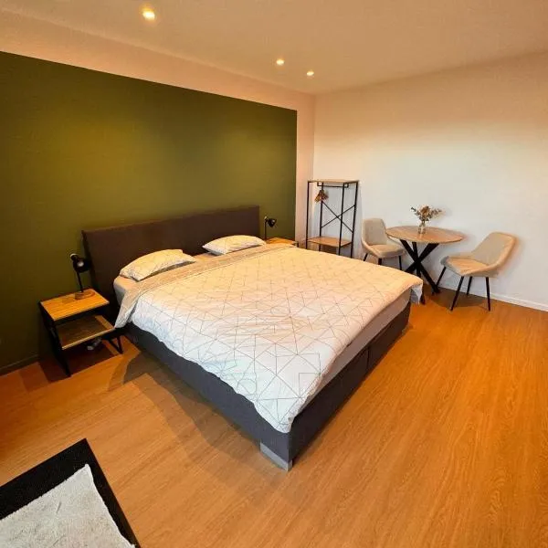Chambre privée avec salle de bain - accès entièrement privé, hotel v destinaci Malmedy