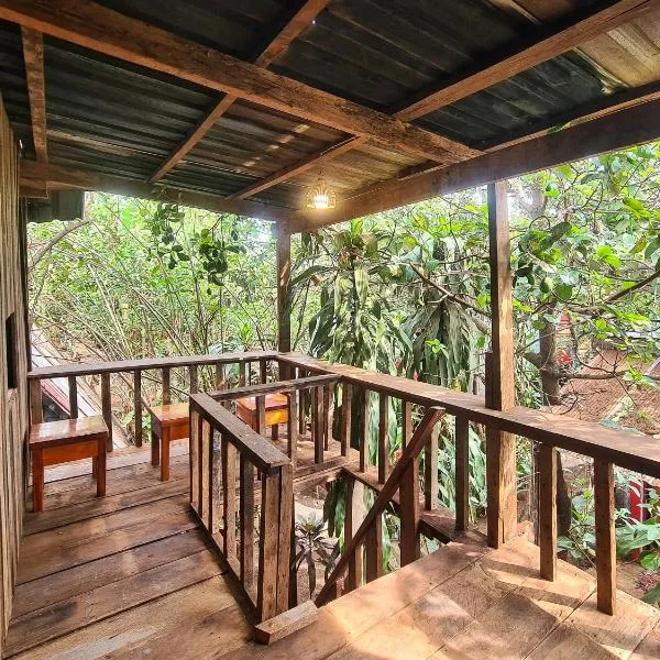 Ratanakiri Homestay & Jungle Trek, hotel v destinaci Banlung