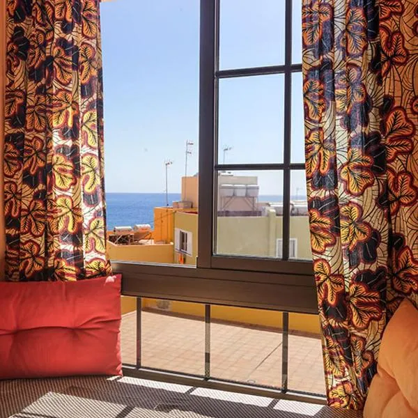 Große Dachwohnung mit Blick auf das Meer, hotel in Valle Gran Rey