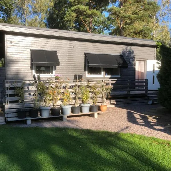 Sjönära boende i Brommösund Torsö Mariestad, hotel v destinaci Brommösund