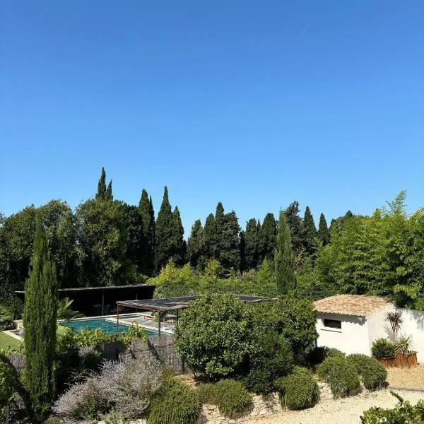Le Mas des Mirabelles, hotel in Cabannes
