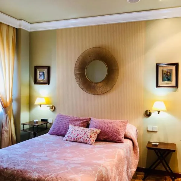 Piso céntrico y luminoso, hotel in León