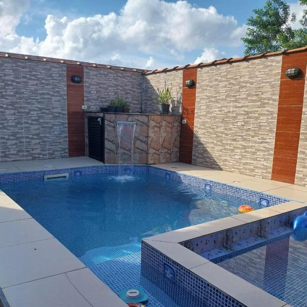 Casa com piscina, churrasqueira e forno a lenha - Foto 4