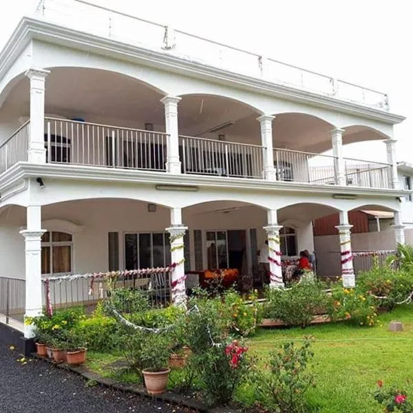 Beejan Mansions, hotel v destinaci Roches Noires