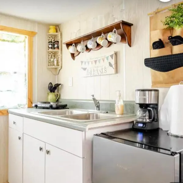 Tiny House surrounded by Florida farm beauty, hotel di Arcadia