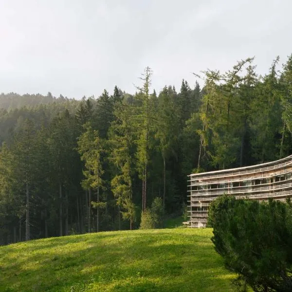 Vigilius Mountain Resort – hotel w mieście Lana