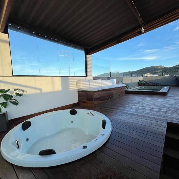 Triplex com hidro e piscina