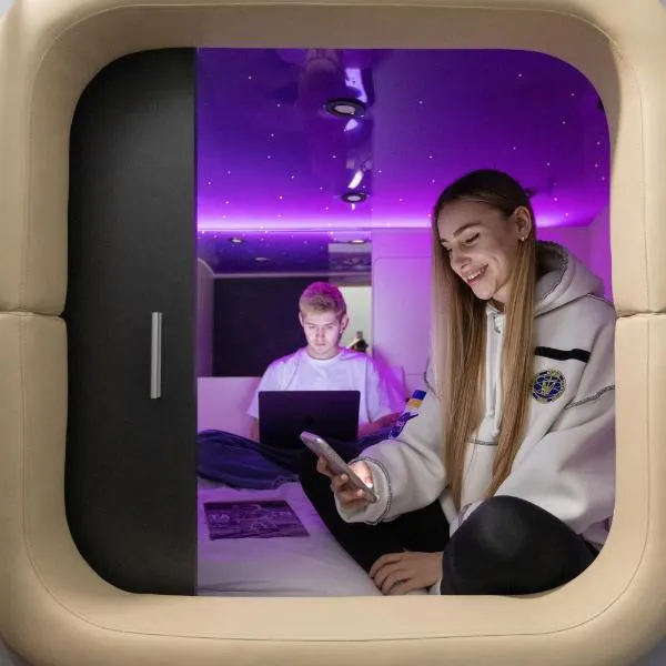 Capsule Hotel Constellation 91, hotel ve Lvově