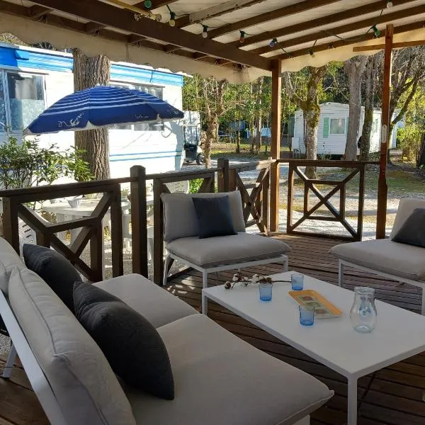 Mobilhome Les volets bleus, hotel v destinaci Vaudreuille