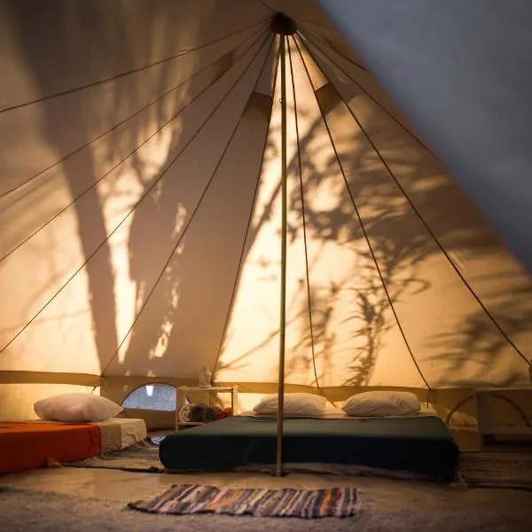 Nomad Pop-Up Hotel Aljezur, khách sạn ở Aljezur