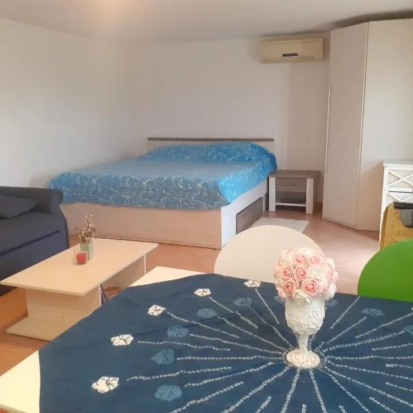 Studio Ingrid one bedroom app, hotel in Pula