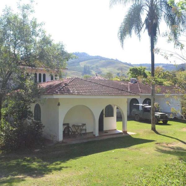 Casinha Radicais Natureza quintal com cachoeira