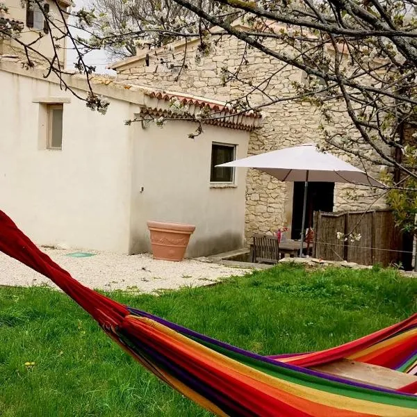 15 rue des pierres seches, hotel v destinaci Ferrassières