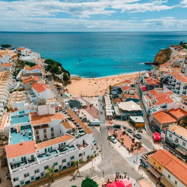 Hotel Carvoeiro Plaza、カルヴォエイロのホテル