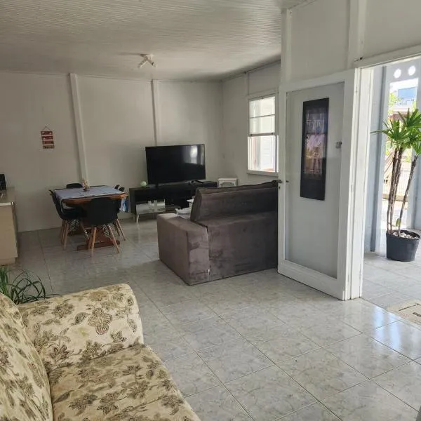 Casa próxima a praia, hotel v destinaci Capão da Canoa